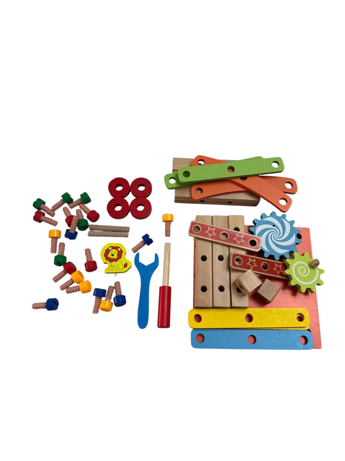 Set de construcție educativ și interactiv - Scaun din lemn de asamblat cu șuruburi și unelte