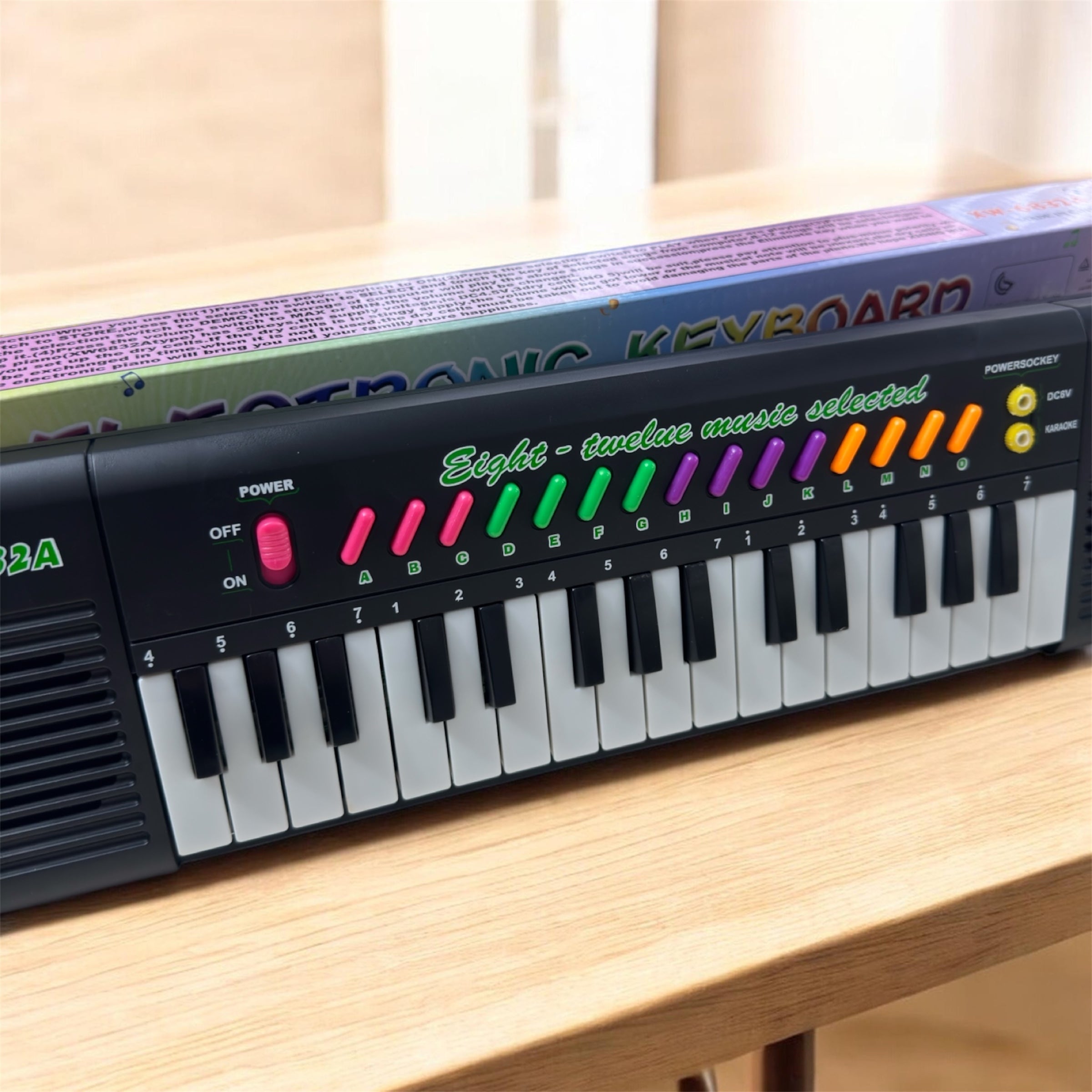Orga Electronică cu 32 de Clape, Karaoke, 2 Voci și 15 Melodii