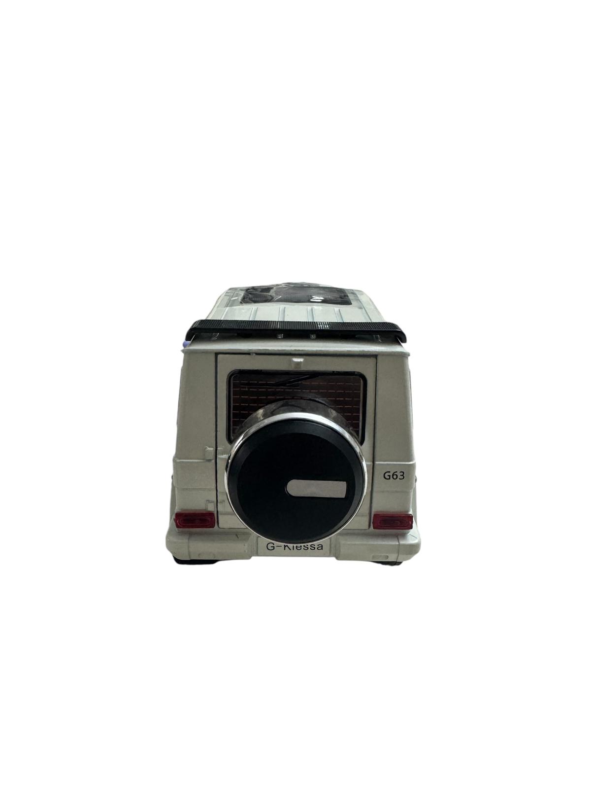 Mașină Jucărie cu Telecomandă Off-Road, RC, 1:24, 2.4GHz, 6WD, cu lumini și sunet